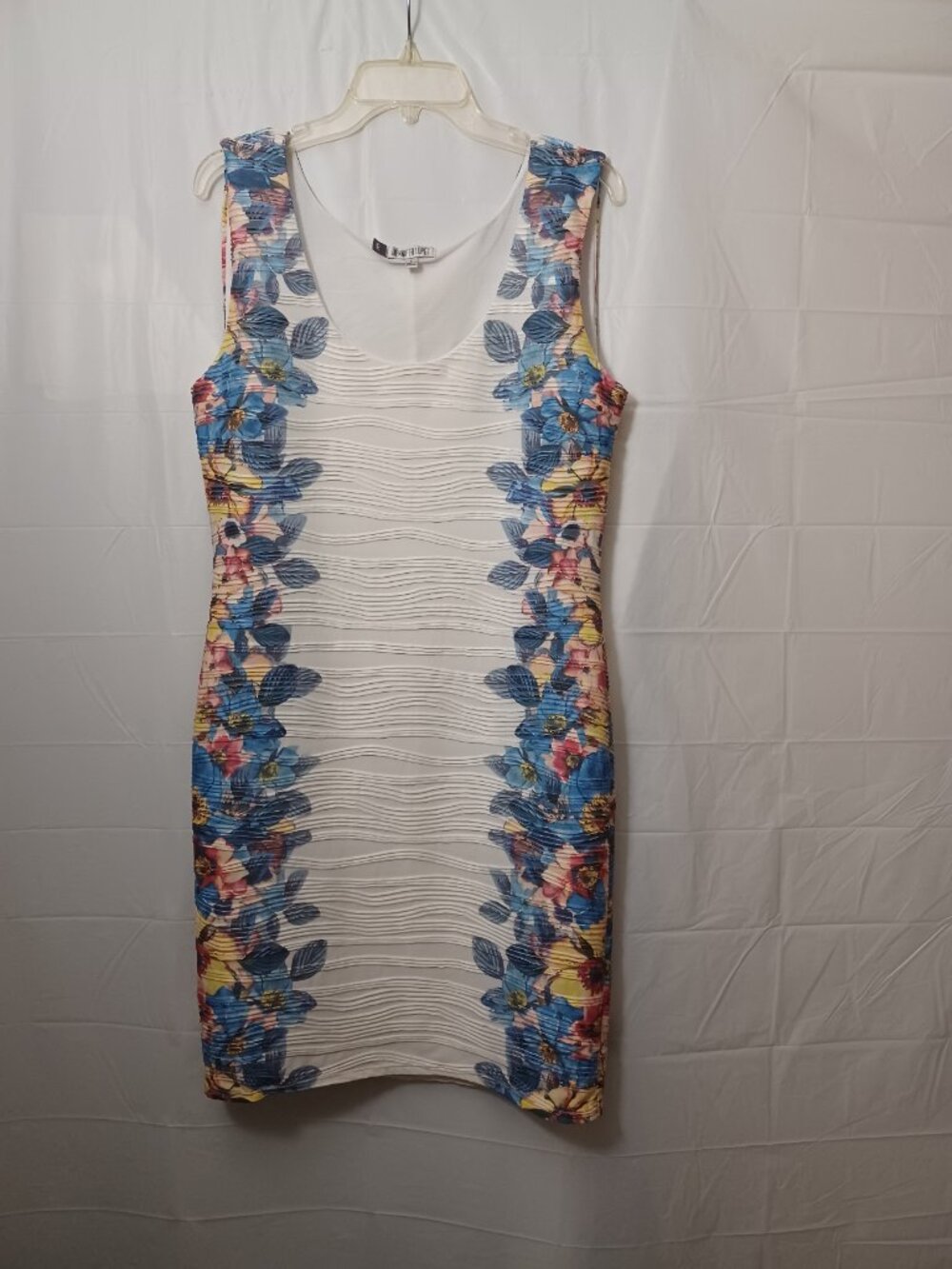 JENNIFER LOPEZ SLEEVELESS TEXTURED BODYCON SHEATH DRESS WHITE FLORAL SIZE LARGE